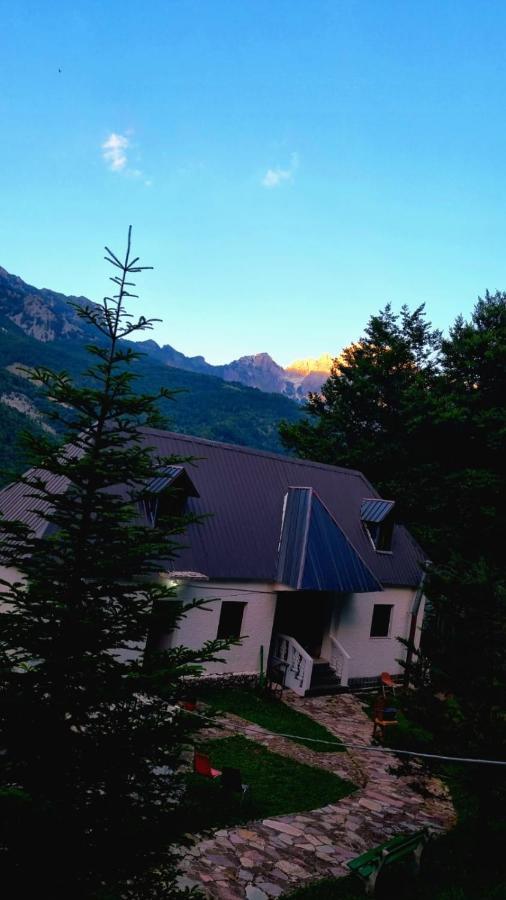 Hotel Bujtina Te Grima Theth Exteriér fotografie